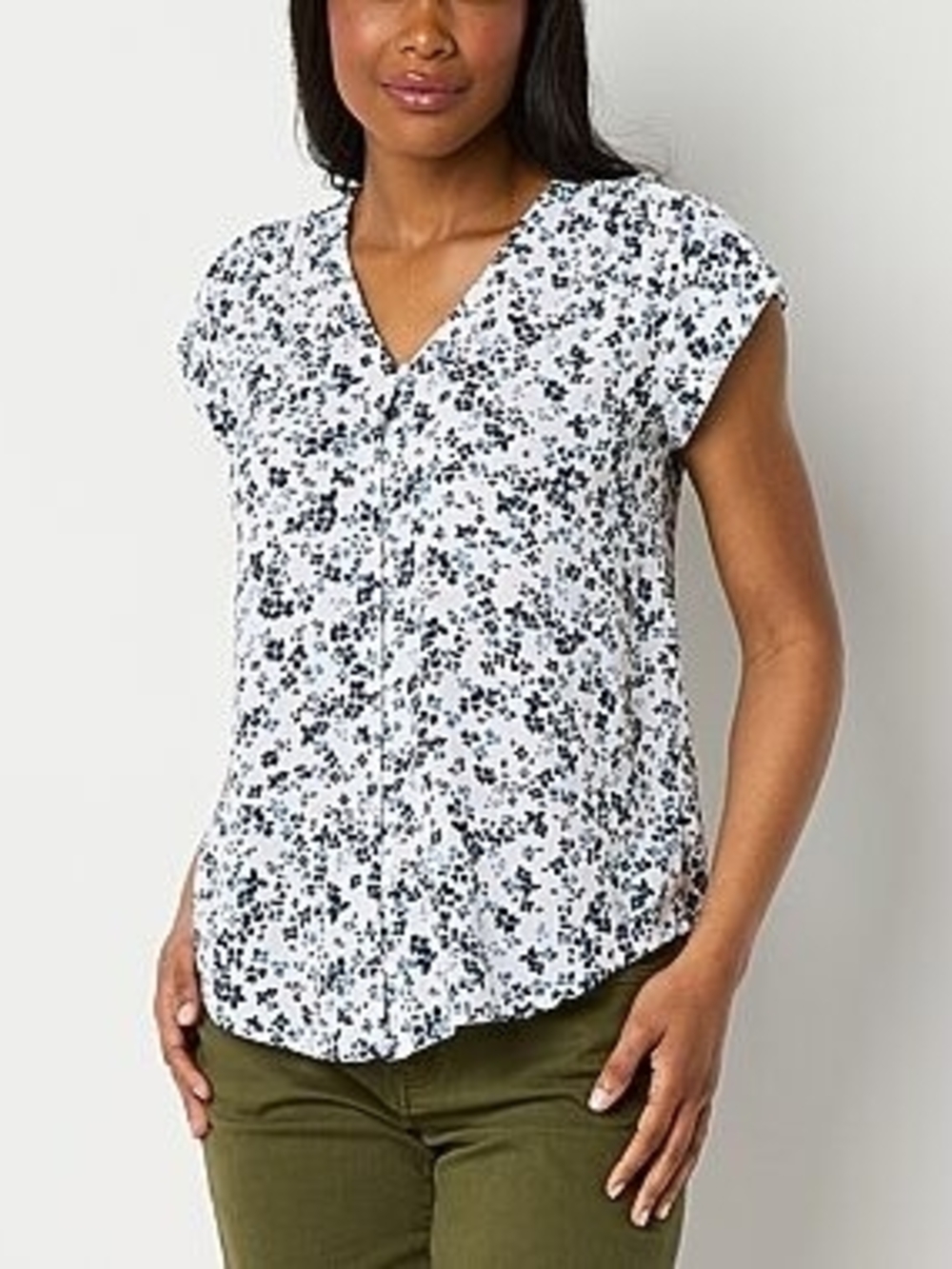 Liz Claiborne White Floral V-Neck Cap Sleeve Blouse